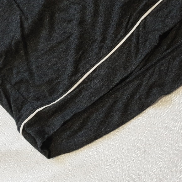 Chloe and Lola Bamboo Short Sleeve and Shorts PJ Set Size M - Picture 4 of 14